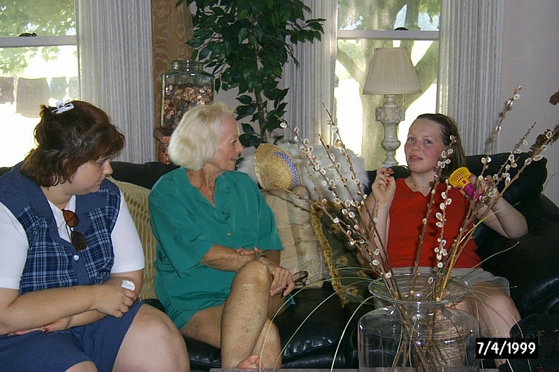 Terri, Nettie, And Elizabeth.jpg